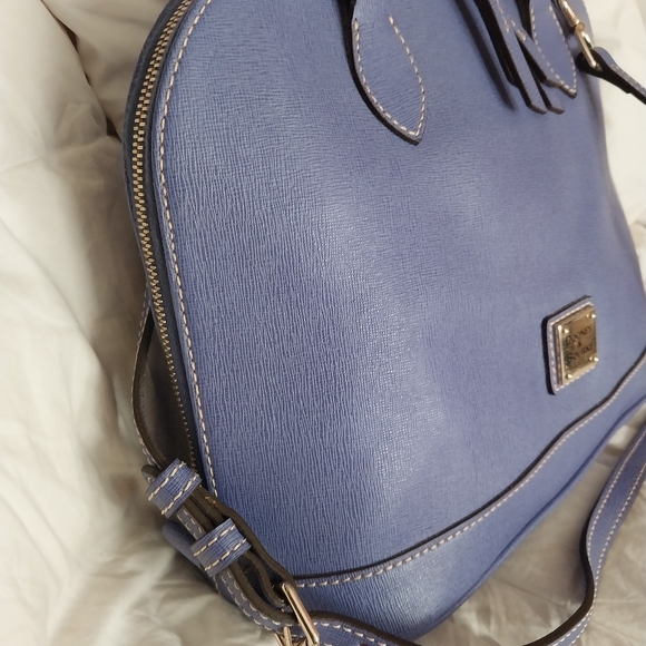 Dooney & Bourke Dome - Picture 4 of 12